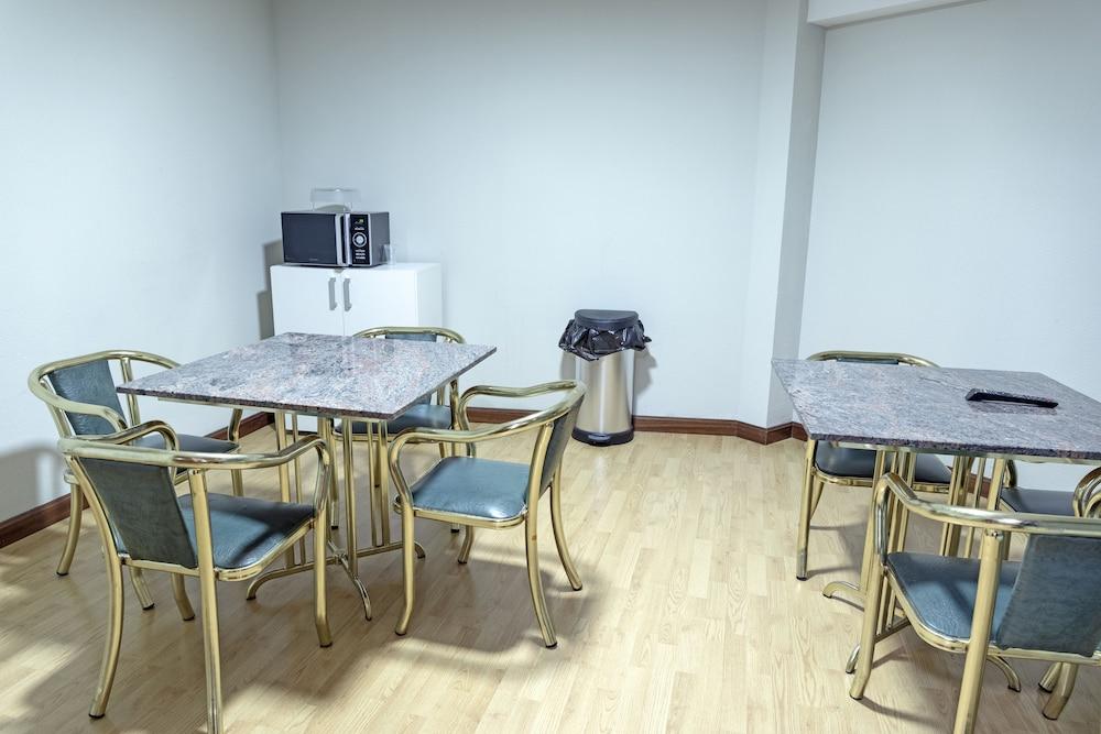 Hostal Alda Palencia Plaza Екстериор снимка