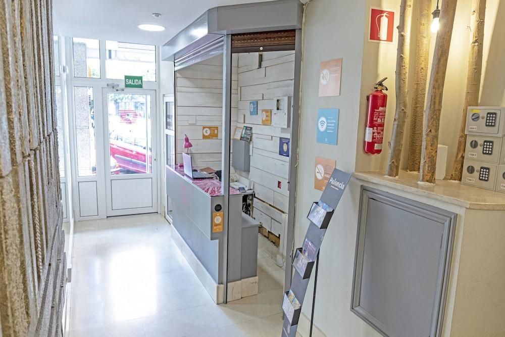 Hostal Alda Palencia Plaza Екстериор снимка