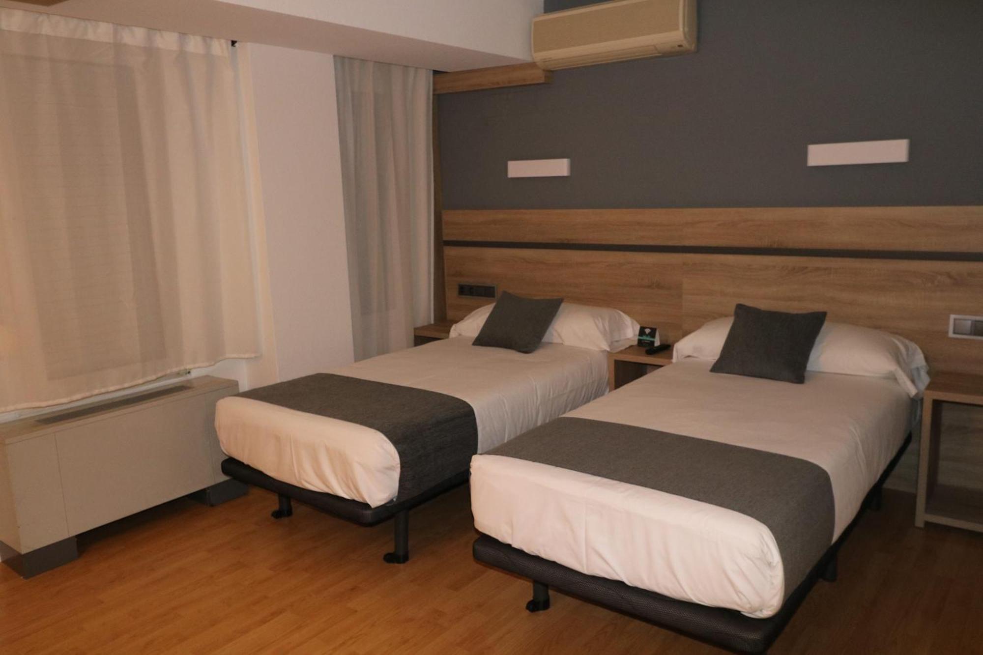 Hostal Alda Palencia Plaza Екстериор снимка