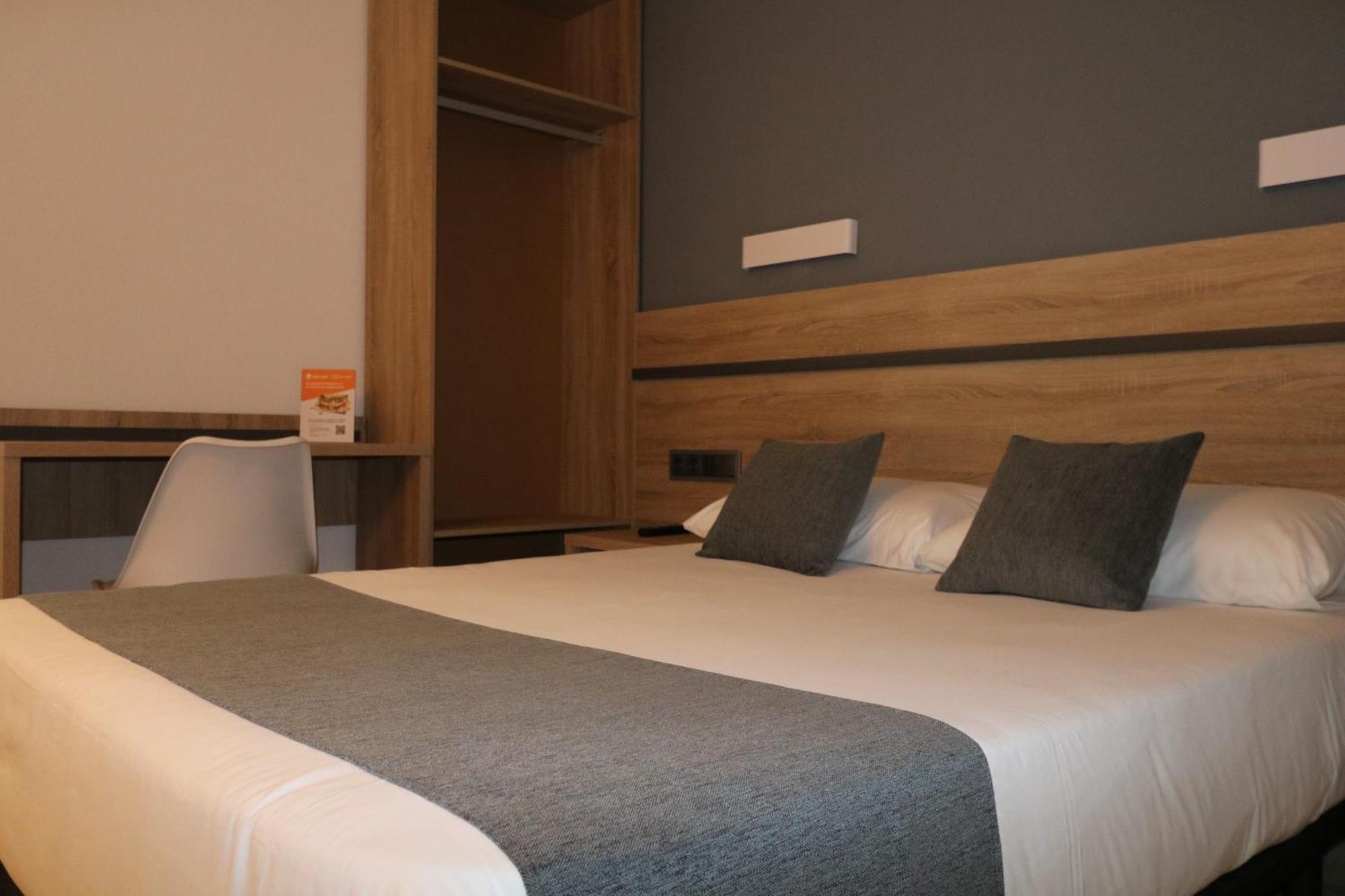 Hostal Alda Palencia Plaza Екстериор снимка